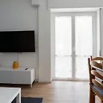 Corso Lodi Modern Apartment With Balcony