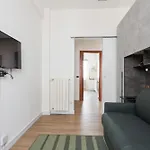 Corso Lodi Modern Apartment With Balcony