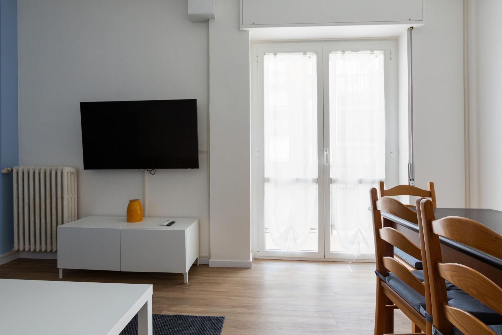 Corso Lodi Modern With Balcony *